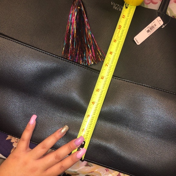 💙 NEW VS Tassle Tote Handbag 💙 - Picture 7 of 8